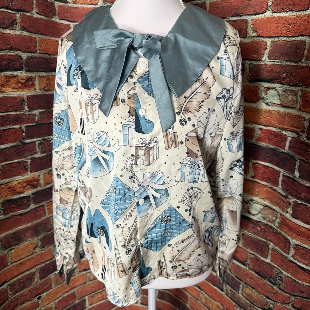 Vintage Style Blouse with Blue and Cream Print
